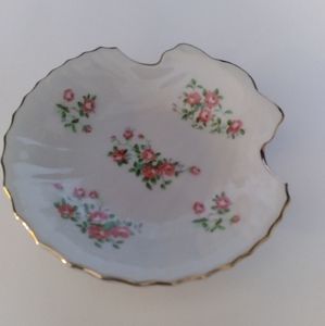 WATKINS JAPANESE SHELL DISH
